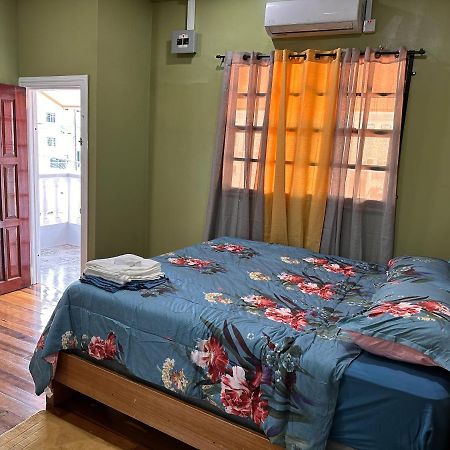Hollywood Guesthouse Джорджтаун Экстерьер фото
